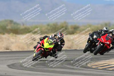 media/Nov-16-2025-Race Pace (Sun) [[8c5fa54630]]/Verified Riders/7-Turn 4 (1155am)/